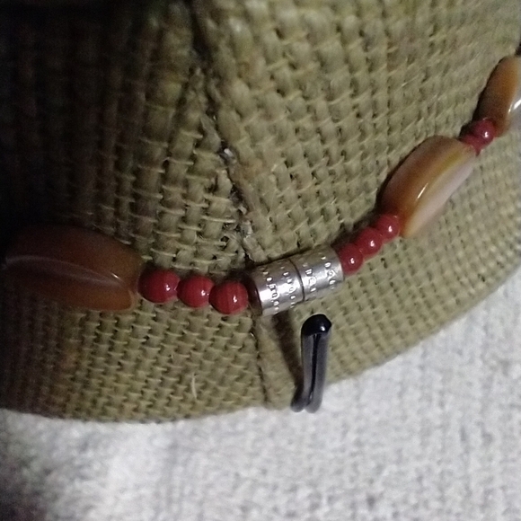 Brown Shell Necklace beaded - Picture 2 of 4